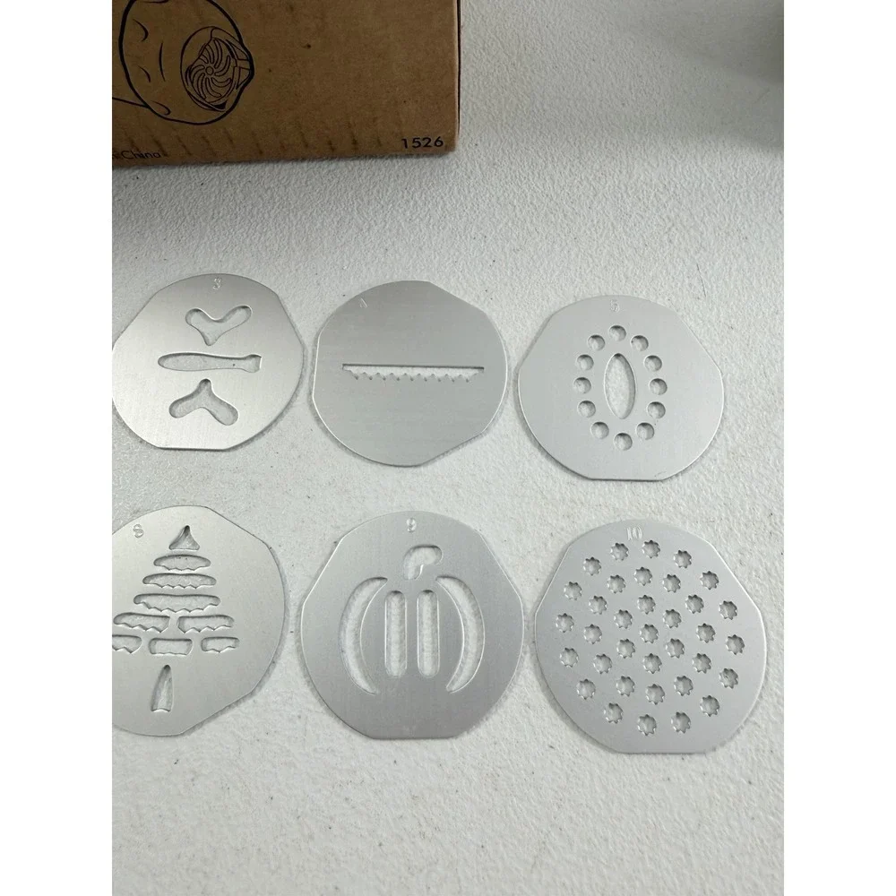 Pampered Chef Cookie Press 1526 W/ 10 Seasonal Shaped Discs New Open Box‎